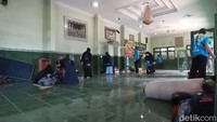 Inspiratif! 500 Relawan Beragam Daerah Bersih-bersih Masjid di Tulungagung