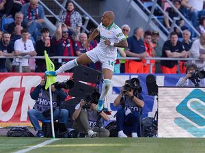 Bologna Vs Roma: Malen Gemilang, I Lupi Menang