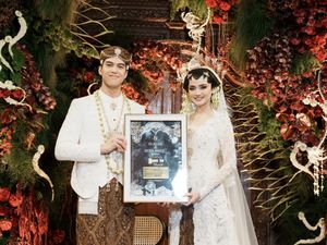 Suvenir Pernikahan El Rumi dan Syifa Hadju Berupa Emas untuk Tamu