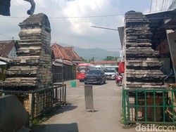 Melihat Gapura Tua Bentuk Candi Bentar di Makam Ki Ageng Pandanaran Klaten