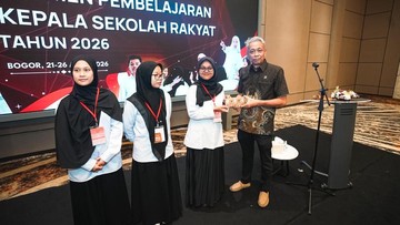 Wamensos Sebut Sekolah Rakyat 'Jembatan Emas' Keluar dari Kemiskinan