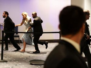 Mencekam! Tamu Dievakuasi Saat Tembakan Pecah di Jamuan WHCA