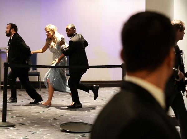 Mencekam! Tamu Dievakuasi Saat Tembakan Pecah di Jamuan WHCA