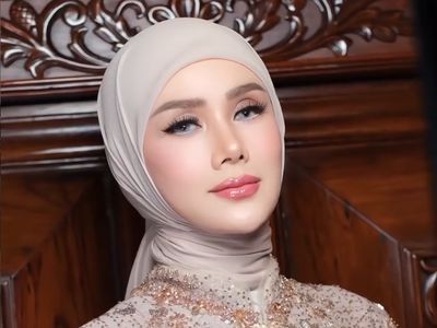 Mulan Jameela di Pengajian Jelang Nikah El Rumi, Makeup Fresh Nuansa Peach
