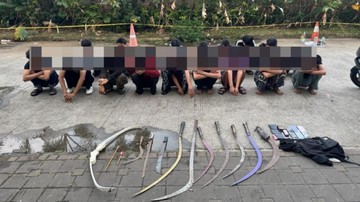 Polisi Tangkap 20 Remaja Hendak Tawuran di Depok, 10 Sajam Disita