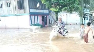 Sungai Rawas Meluap, Ratusan Rumah Warga di Muratara Terendam Banjir