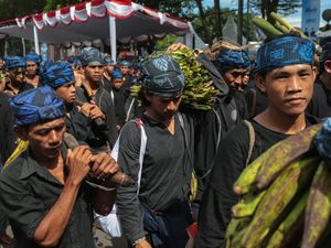 Ribuan Warga Baduy Turun Gunung, Gelar Tradisi Seba di Serang