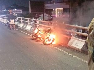 RX King Terbakar di Flyover Kalibanteng Semarang