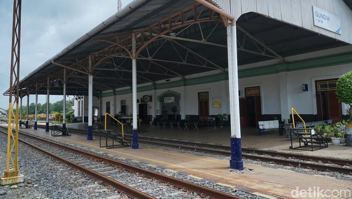 Potret Bangunan Kolonial Stasiun KA Gundih di Grobogan