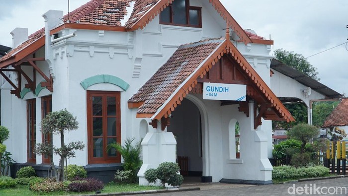 Potret Bangunan Kolonial Stasiun KA Gundih di Grobogan
