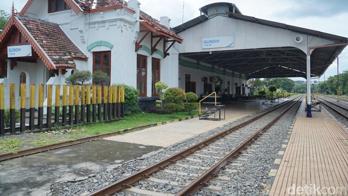 Potret Bangunan Kolonial Stasiun KA Gundih di Grobogan