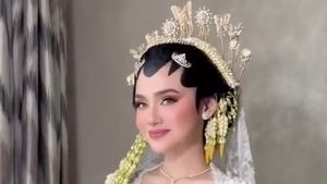 Pesona Syifa Hadju di Acara Pengajian-Resepsi, Riasan Flawless Jadi Andalan