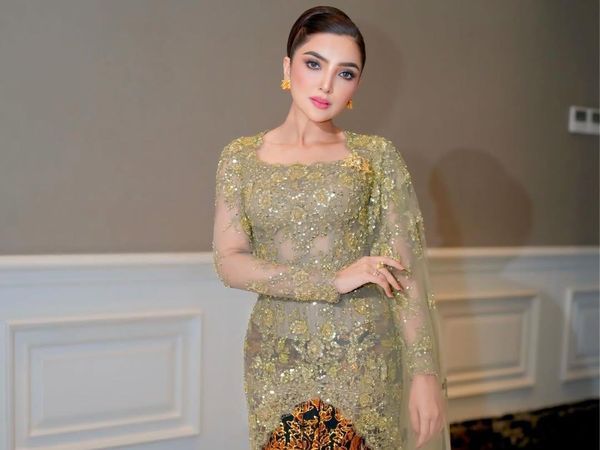 Gaya Ashanty Jadi Juri Puteri Indonesia 2026: Kebaya Payet 5 Warna & Swarovski