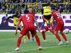 Dortmund Vs Freiburg: Die Borussen Pesta Gol 4-0