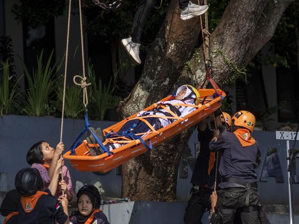 Aksi Heroik Siswa Evakuasi Korban di Simulasi Bencana Padalarang