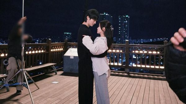 Potret IU-Byeon Woo Seok di Loksyut Drakor Perfect Crown