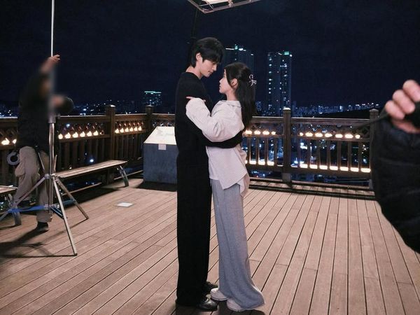 Potret IU-Byeon Woo Seok di Loksyut Drakor Perfect Crown