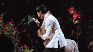 Foto Syifa Hadju-El Rumi Tampil Bak Barbie & Ken di Resepsi Pernikahan