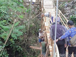 Viral Jembatan Darurat di Bondowoso Baru Diluncurkan Tapi Terlihat Usang