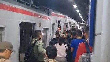 Pernyataan KAI Usai 2 Kereta Tabrakan di Bekasi