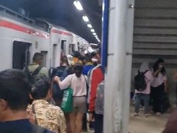 Basarnas Special Group Diterjunkan ke Lokasi 2 Kereta Tabrakan di Bekasi