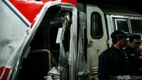 Kemenhub Buka Suara soal Kecelakaan 2 Kereta di Stasiun Bekasi Timur