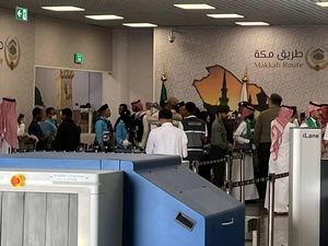 Koper Jemaah Haji RI Dibongkar Petugas Bandara Madinah, Ternyata Bawa Petis