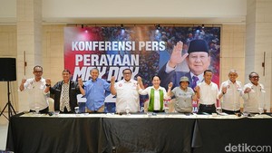 Andi Gani Ungkap Prabowo Desain Sendiri Kaos Buruh untuk Perayaan May Day