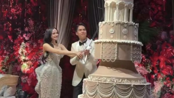 Intip 8 Kue Pernikahan Artis Indonesia, Desainnya Mewah dan Elegan!