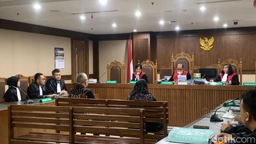 Terdakwa Kasus Korupsi LNG Bantah Perkaya Karen Agustiawan: Tak Ada Suap