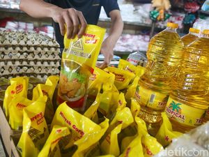 Minyak Goreng Kian Mahal, Tembus Rp23 Ribu per Liter di Pasaran