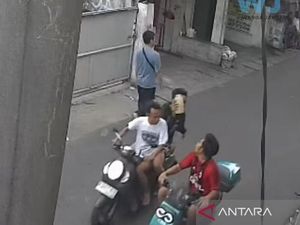 Dugaan Cekcok Tanding Futsal di Balik Pemotor di Jakbar Disiram Air Keras