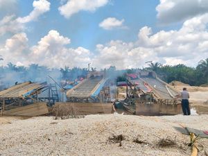 Respons Cepat Laporan Warga soal PETI, Polres Kampar Musnahkan 6 Rakit