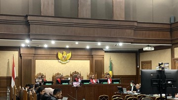 Nadiem Dirawat di RS, Pengacara Minta Sidang Kasus Chromebook Tetap Digelar
