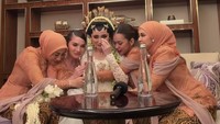 Momen Haru Syifa Hadju Nangis Bareng Bridesmaid Usai El Rumi Ucap Ijab Kabul