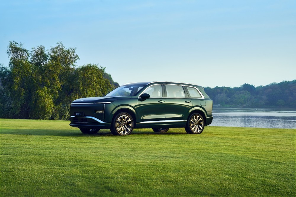 Wuling Bikin Geger SUV Tanpa Bensin