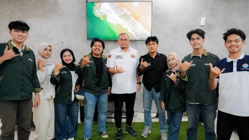Andre Rosiade Serap Aspirasi Mahasiswa Minang Semarang dan Salurkan Bantuan