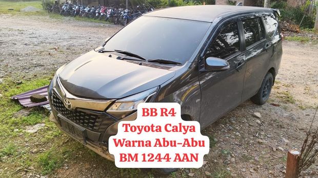 Bareskrim Polri menangkap dua orang kurir nan membawa narkoba jenis ganja di Rokan Hulu (Rohul), Riau. Ganja seberat 23 kg disita dari kedua kurir. (dok Polri)