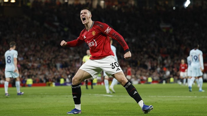 Soccer Football - Premier League - Manchester United v Brentford - Old Trafford, Manchester, Britain - April 27, 2026 Manchester Uniteds Benjamin Sesko celebrates scoring their second goal Action Images via Reuters/Jason Cairnduff EDITORIAL USE ONLY