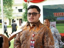 Bupati Kediri Pastikan SPPG Disetop Usai Dugaan Keracunan MBG di Ngasem