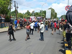 Demo di DPRD Papua Pegunungan Ricuh, Wakapolres Jayawijaya-Legislator Luka