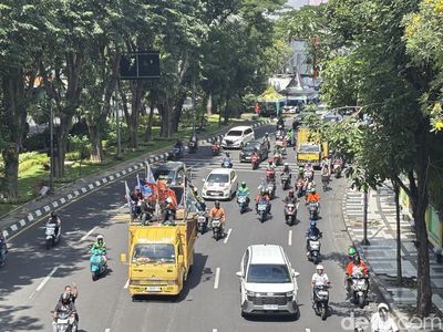 Demo Ojol Sempat Bikin Macet Jalanan Surabaya
