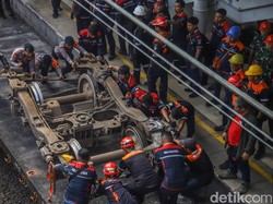 Paniknya Rara Selamatkan Diri Saat KRL Ditabrak di Bekasi