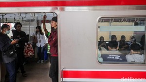 KRL Pagi Ini Cuma dari Stasiun Bekasi, Ada Shuttle Bus di Bulak Kapal