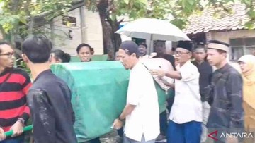 Sosok Nurlaela Guru SD Korban Meninggal Kecelakaan Kereta di Bekasi