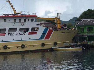 KM Sabuk Nusantara 106 Tabrak Penginapan di Banda Neira Maluku Tengah