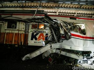3 Korban Terjepit dalam Tabrakan Kereta di Bekasi Berhasil Dievakuasi