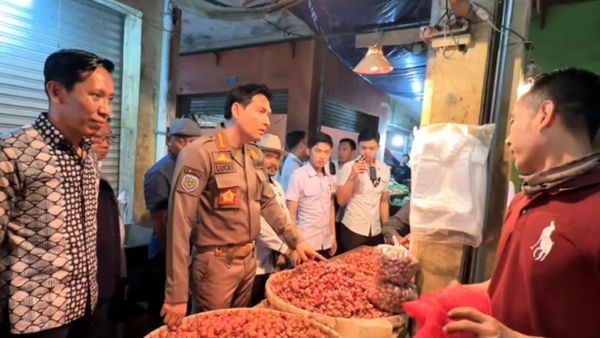 Momen Kulineran Lucky Hakim yang Dijuluki Bupati Terbaik se-Indonesia