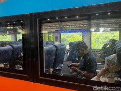 Cerita Penumpang Kereta, Setia Menunggu Meski Delay gegara Kecelakaan Bekasi