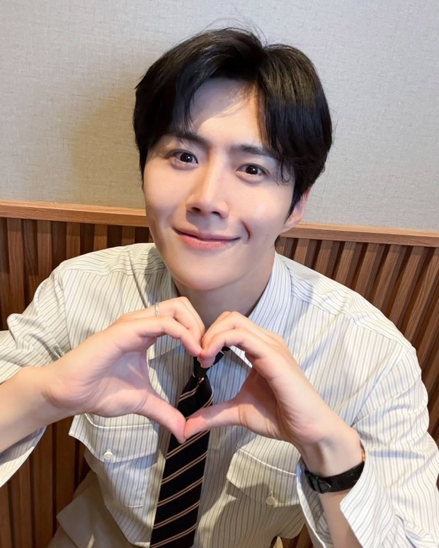 Potret Kim Seon Ho dalam fanmeeting 'Love Factory' di Jakarta.